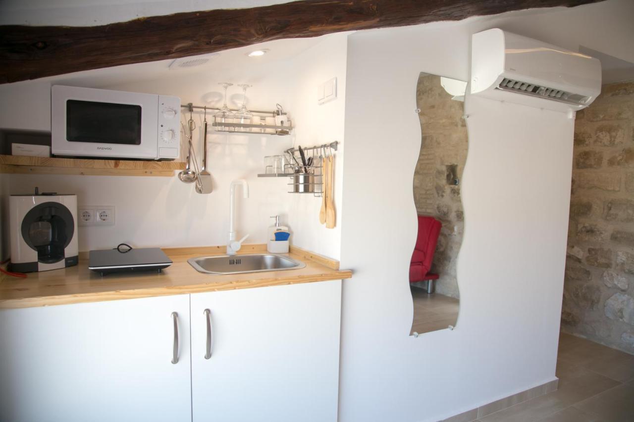 Apartamentos Turisticos La Casa Vieja Sabiote Екстериор снимка