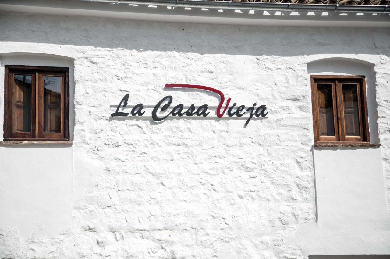 Apartamentos Turisticos La Casa Vieja Sabiote Екстериор снимка