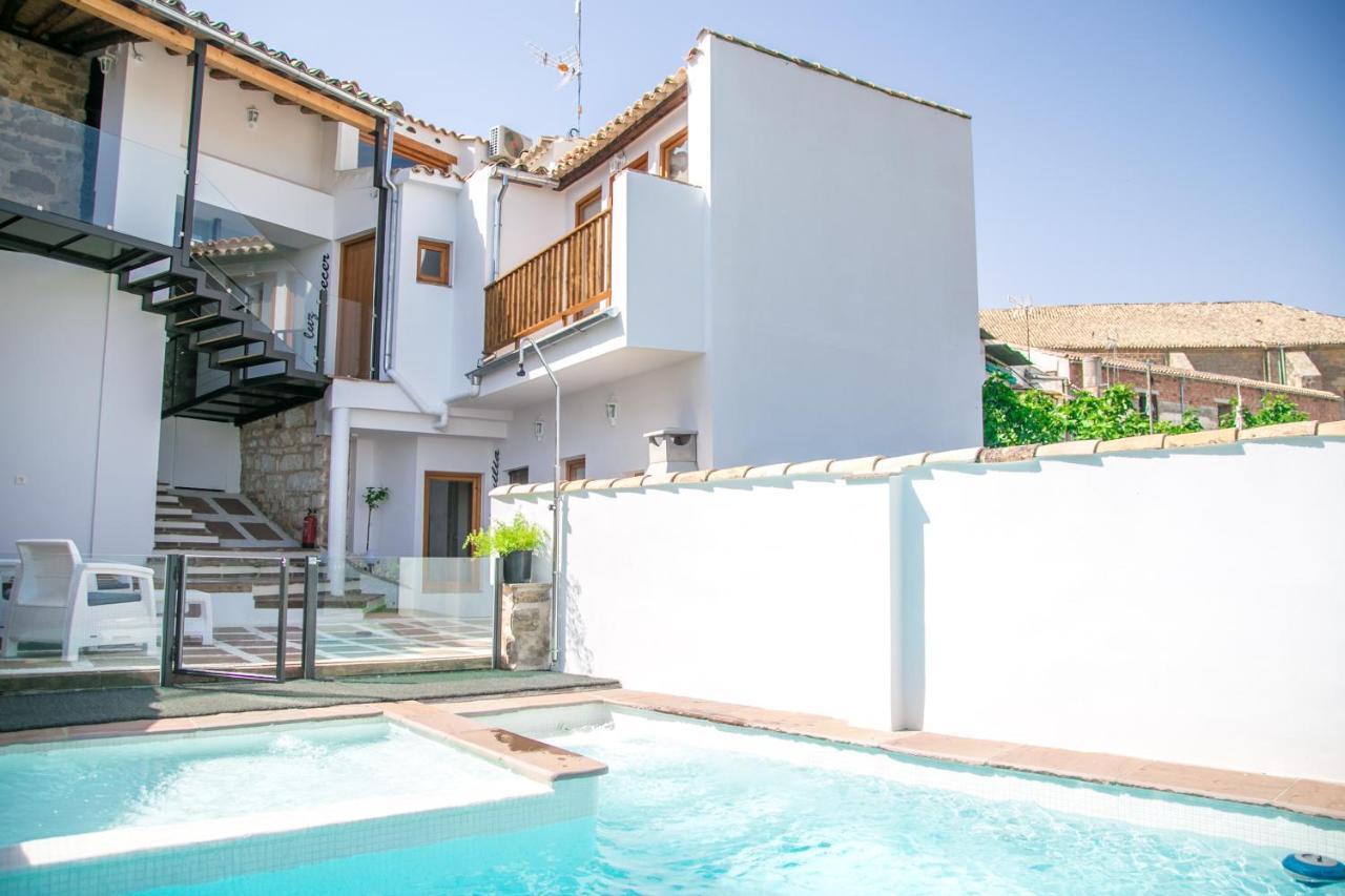 Apartamentos Turisticos La Casa Vieja Sabiote Екстериор снимка