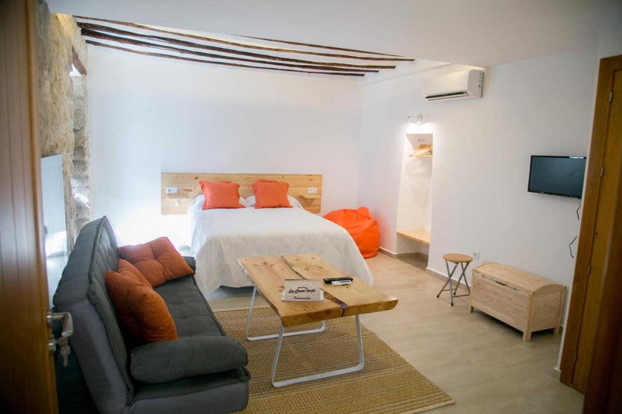Apartamentos Turisticos La Casa Vieja Sabiote Екстериор снимка