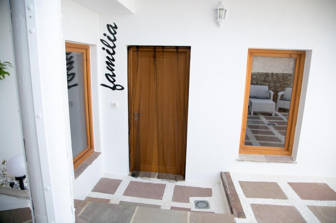 Apartamentos Turisticos La Casa Vieja Sabiote Екстериор снимка