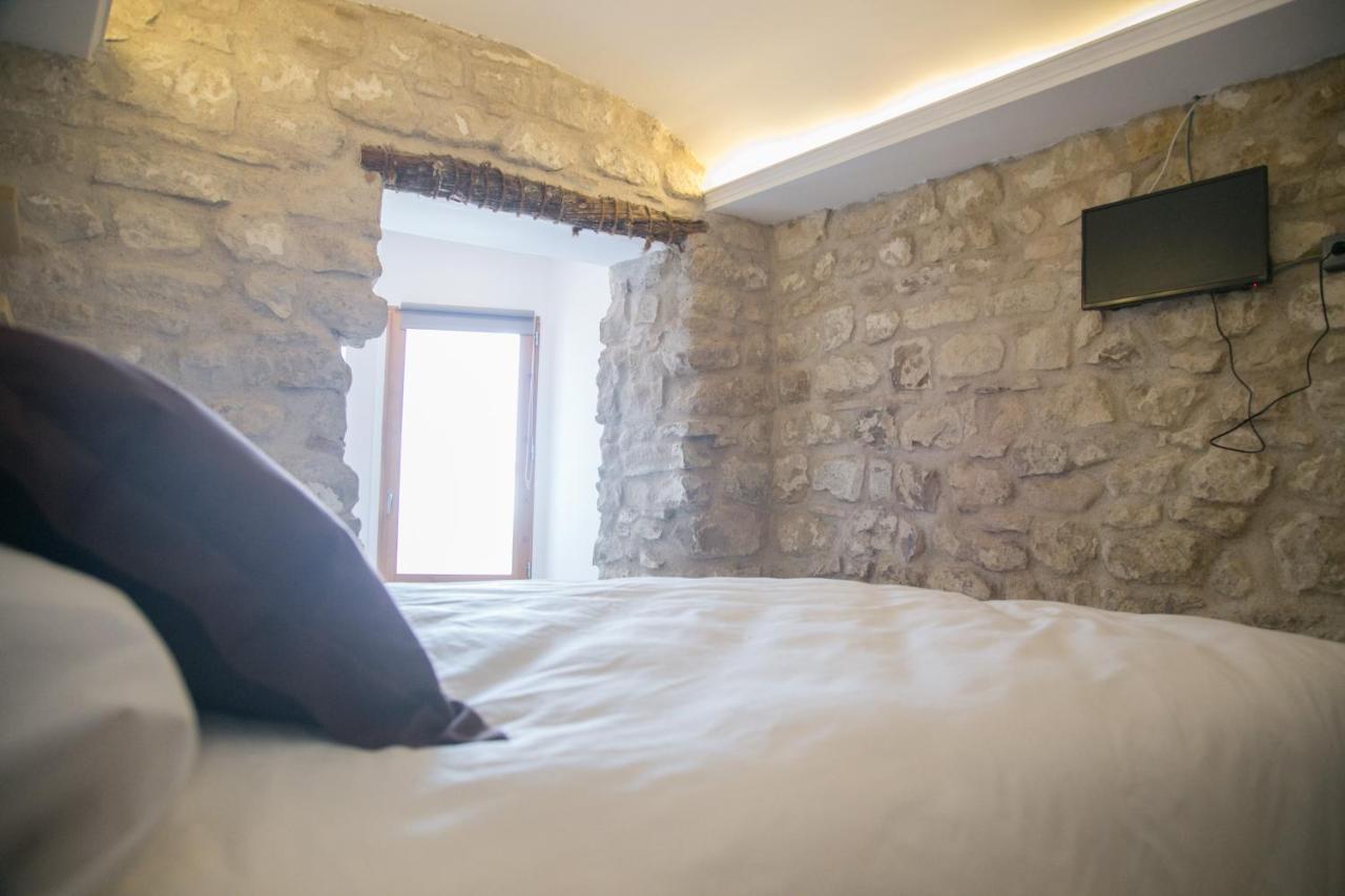 Apartamentos Turisticos La Casa Vieja Sabiote Екстериор снимка