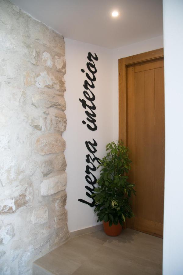 Apartamentos Turisticos La Casa Vieja Sabiote Екстериор снимка