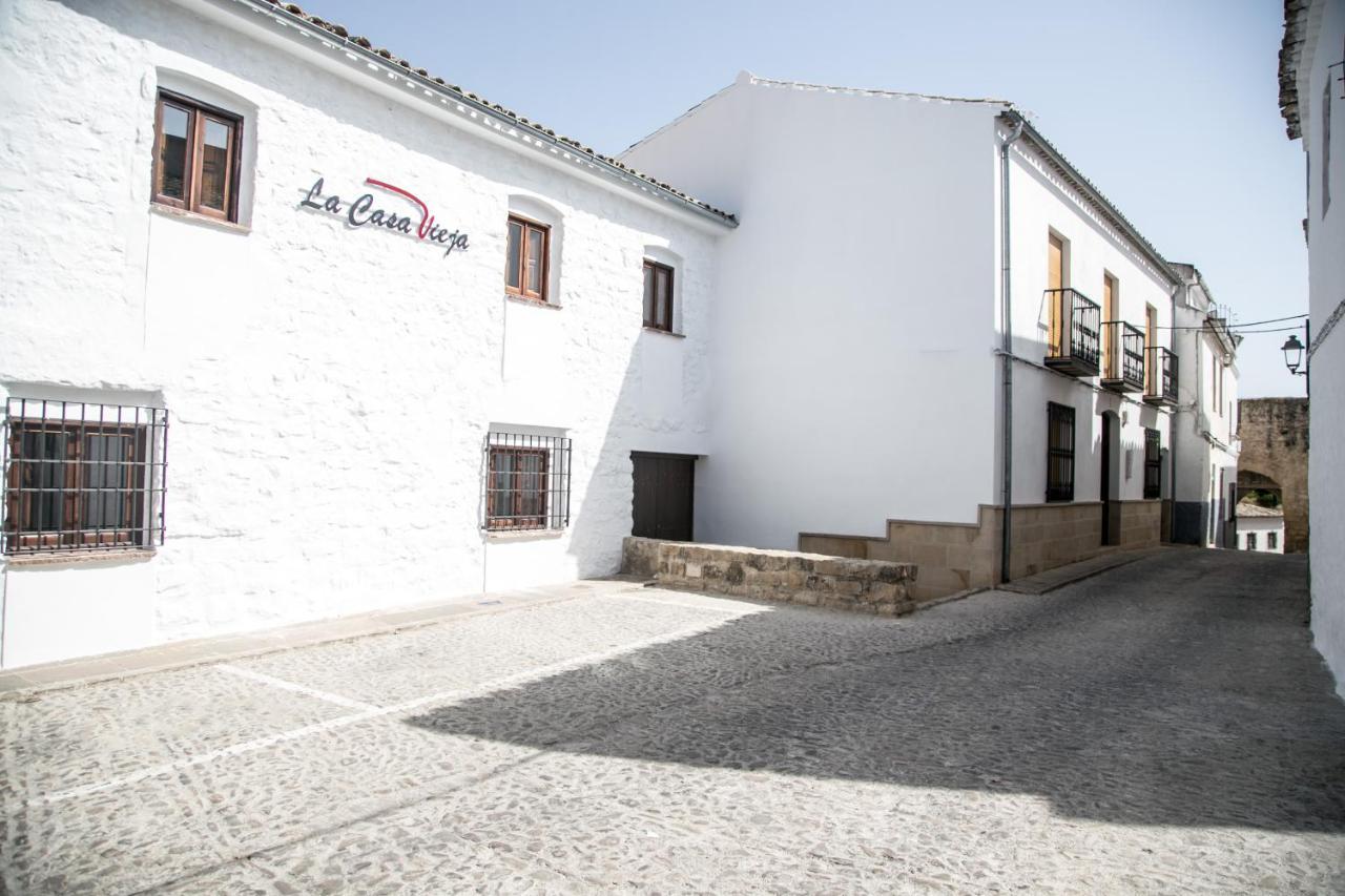 Apartamentos Turisticos La Casa Vieja Sabiote Екстериор снимка