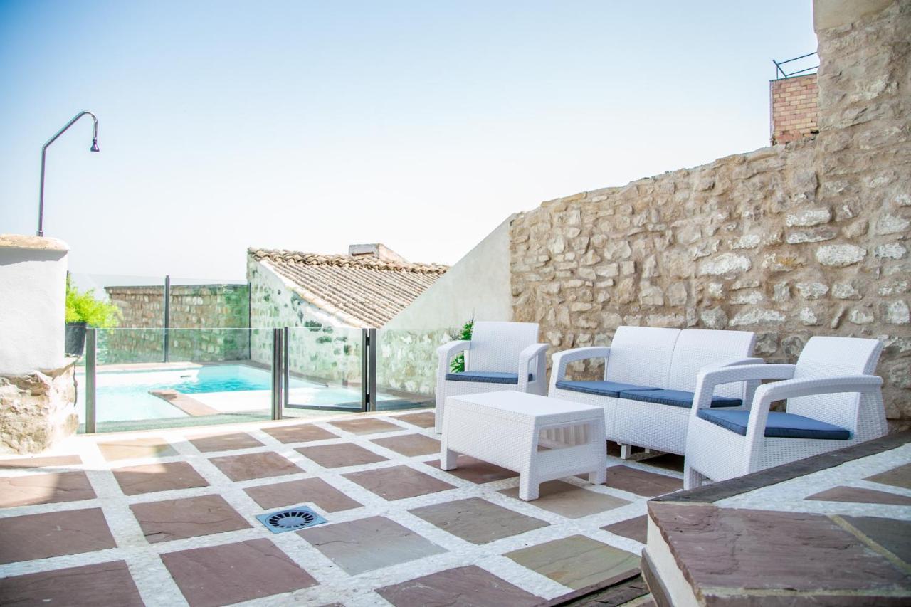 Apartamentos Turisticos La Casa Vieja Sabiote Екстериор снимка