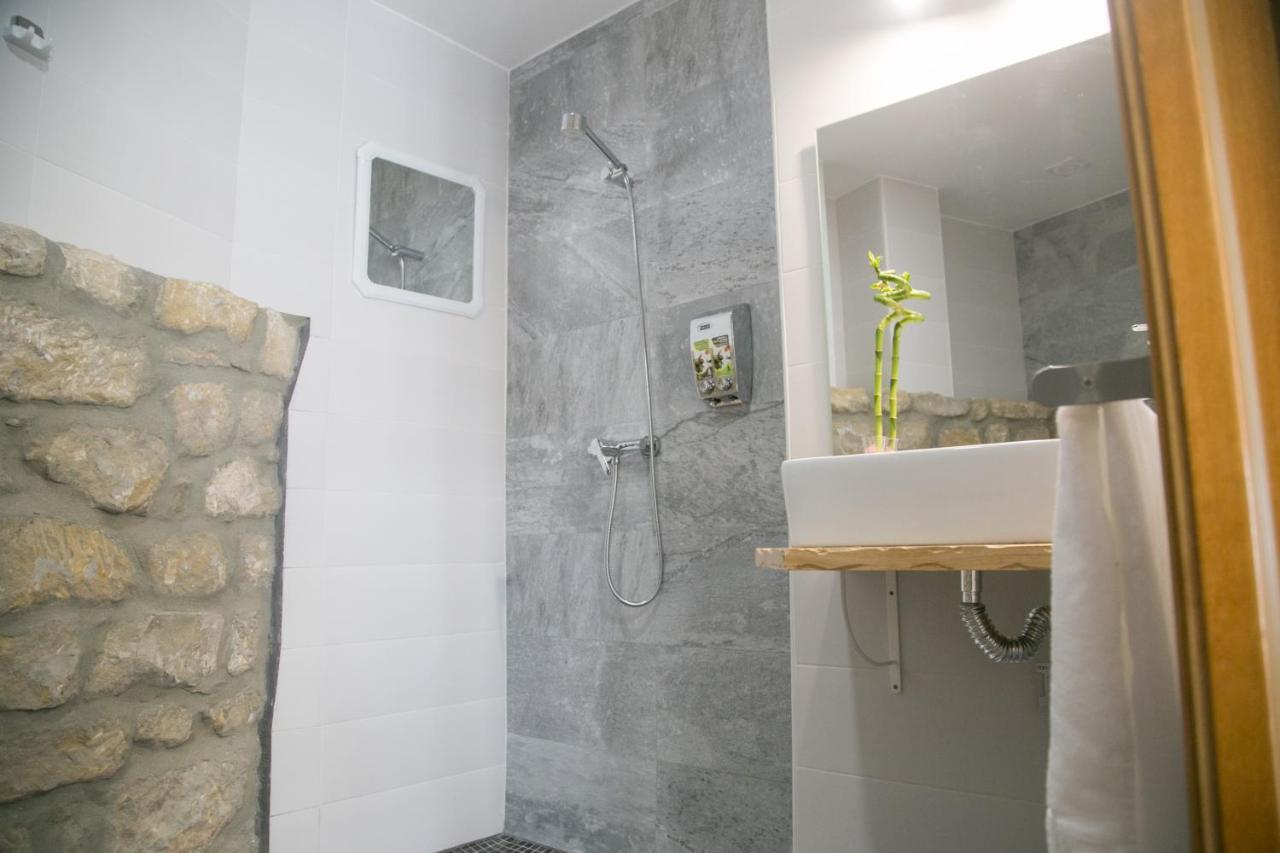 Apartamentos Turisticos La Casa Vieja Sabiote Екстериор снимка